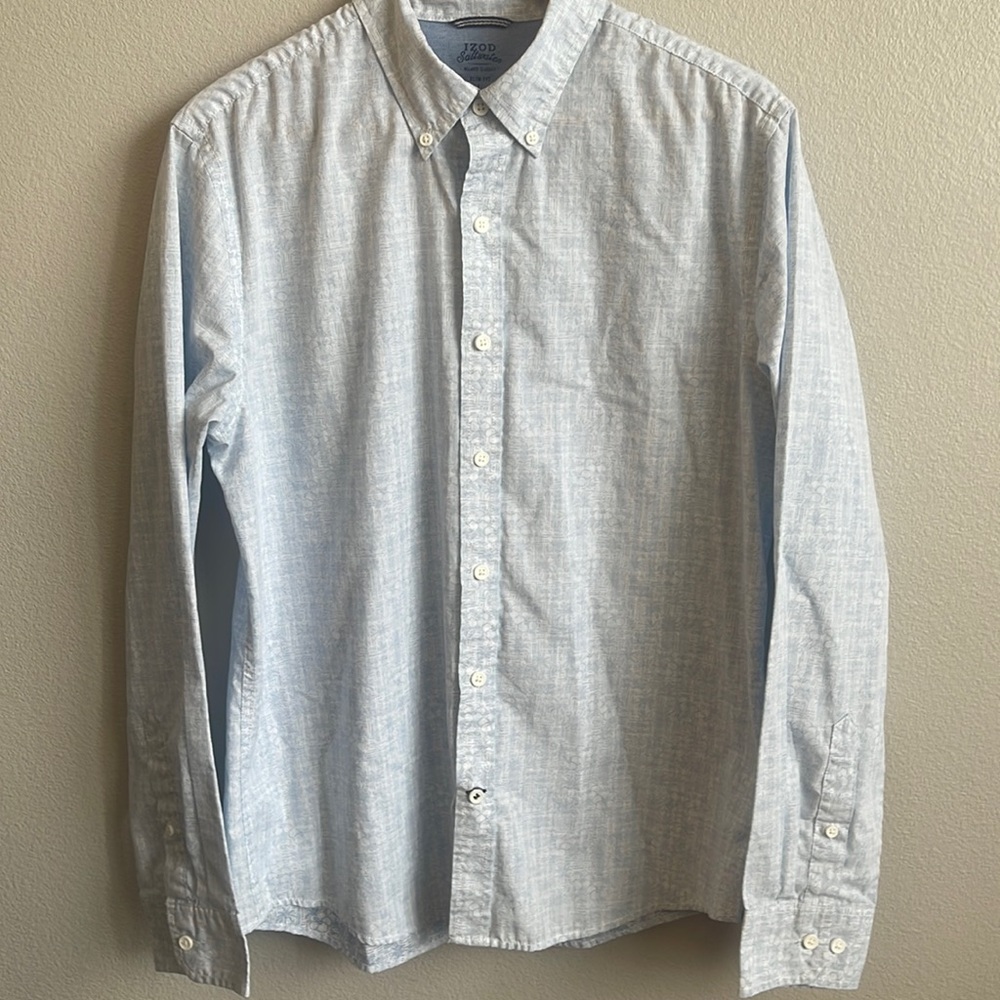 Izod’s Saltwater slim fit tropical washed blue button down men’s Lg long sleeve